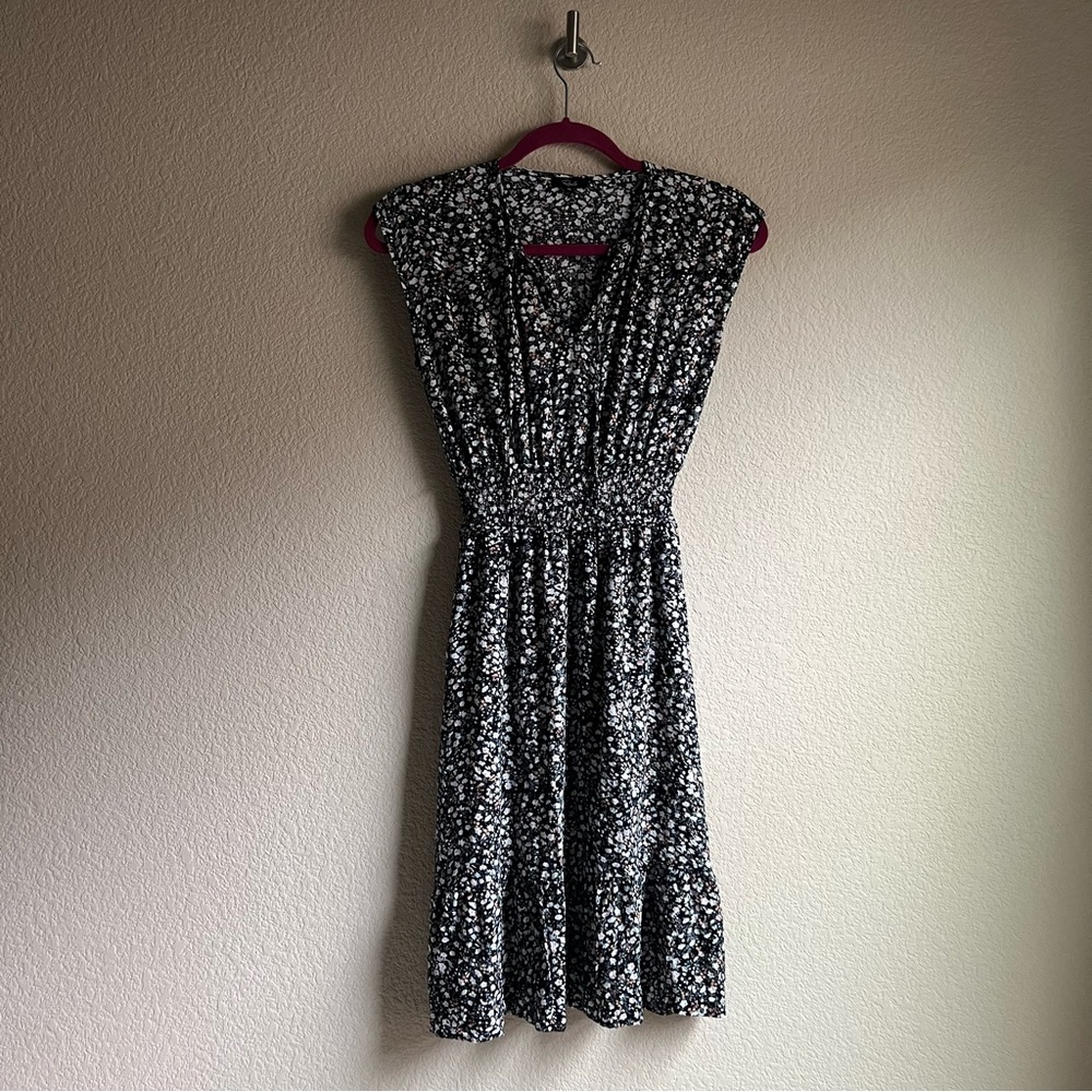 Rails Ashlyn Smocked Waist Midi Dress In Ivy Ditsy Floral Black White, XS - Picture 3 of 16